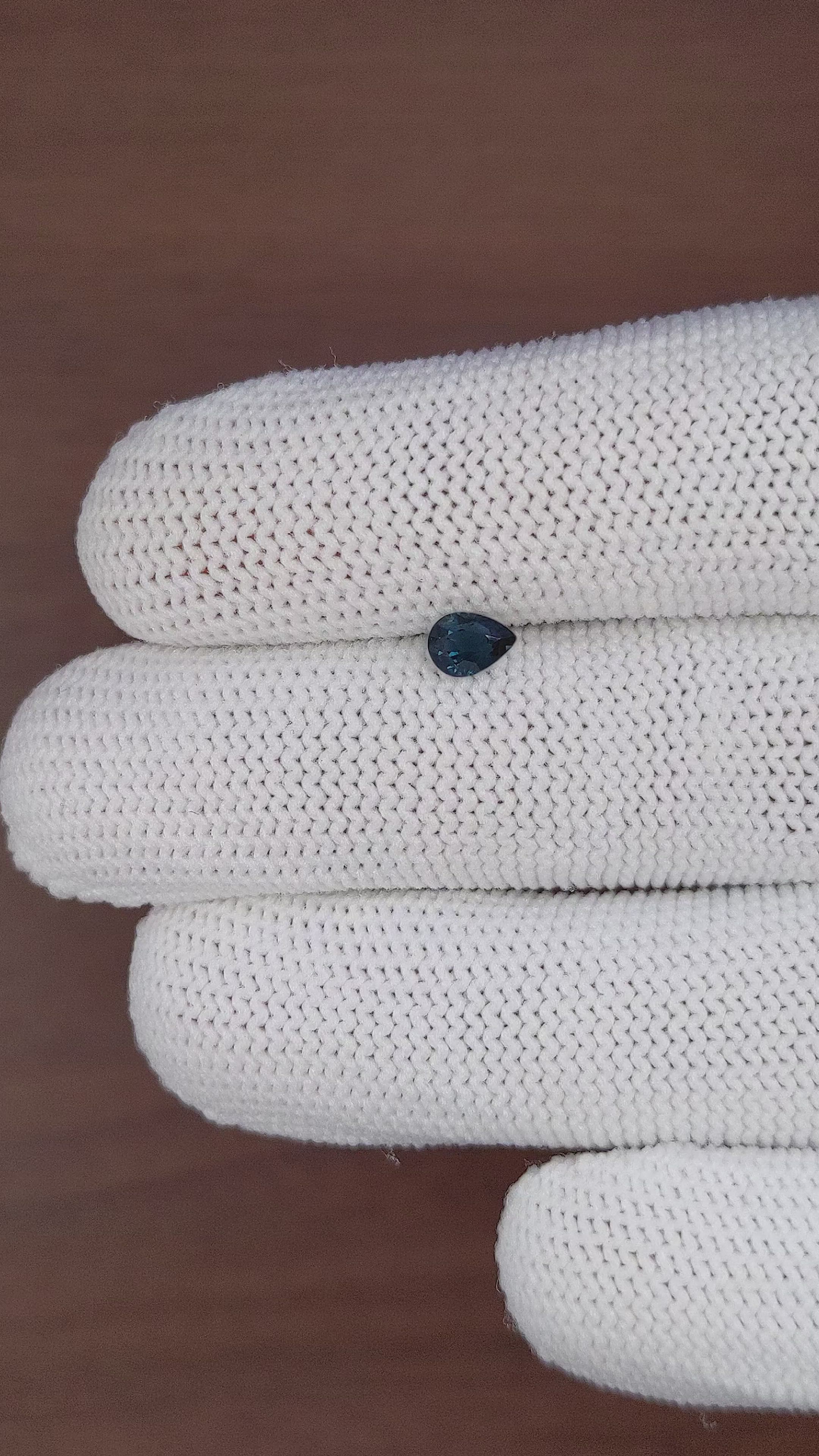 0.39 Ct. Spinel from Ceylon (Sri Lanka) Size Video