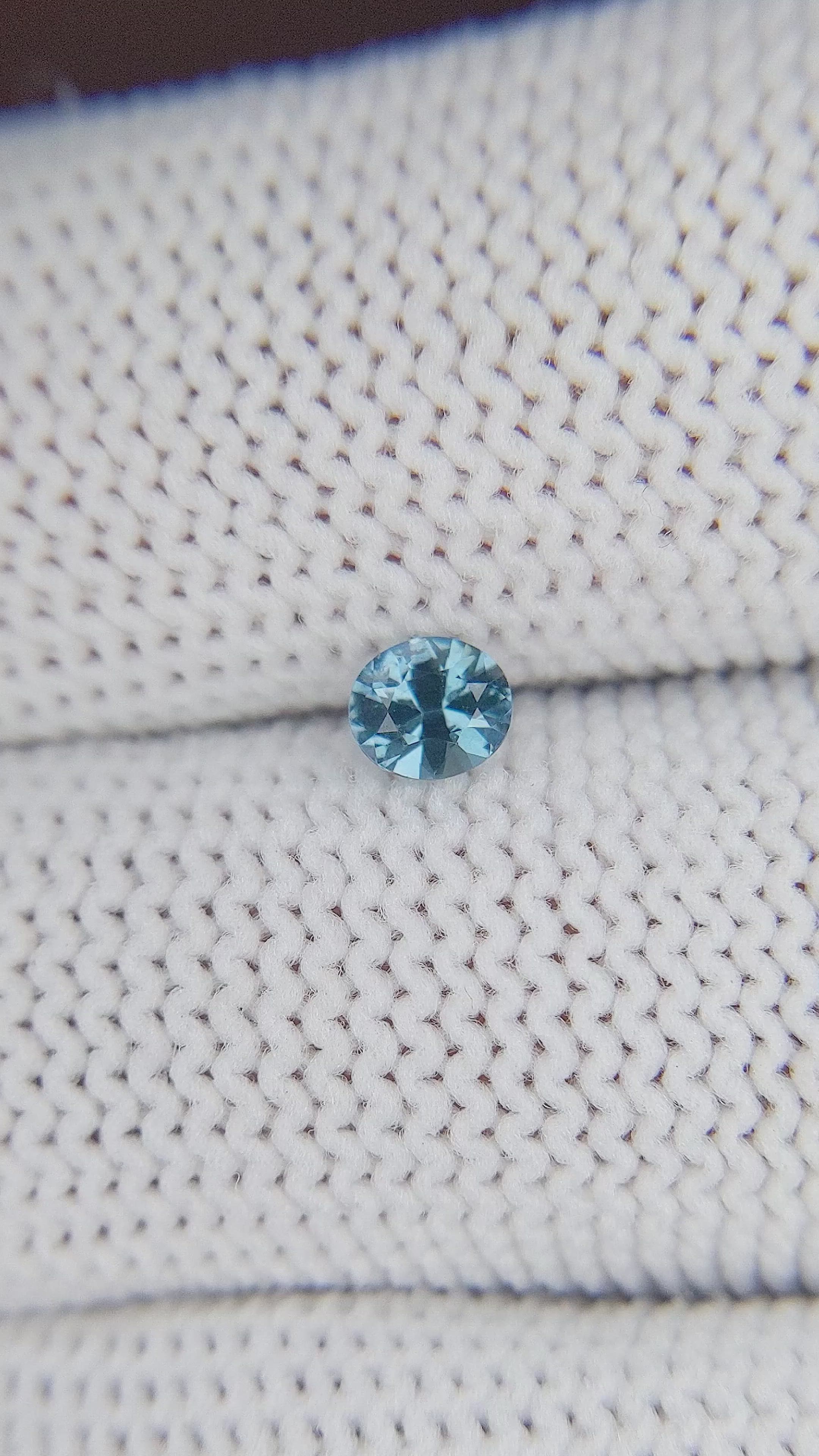 0.35 Ct. Spinel from Ceylon (Sri Lanka) Size Video