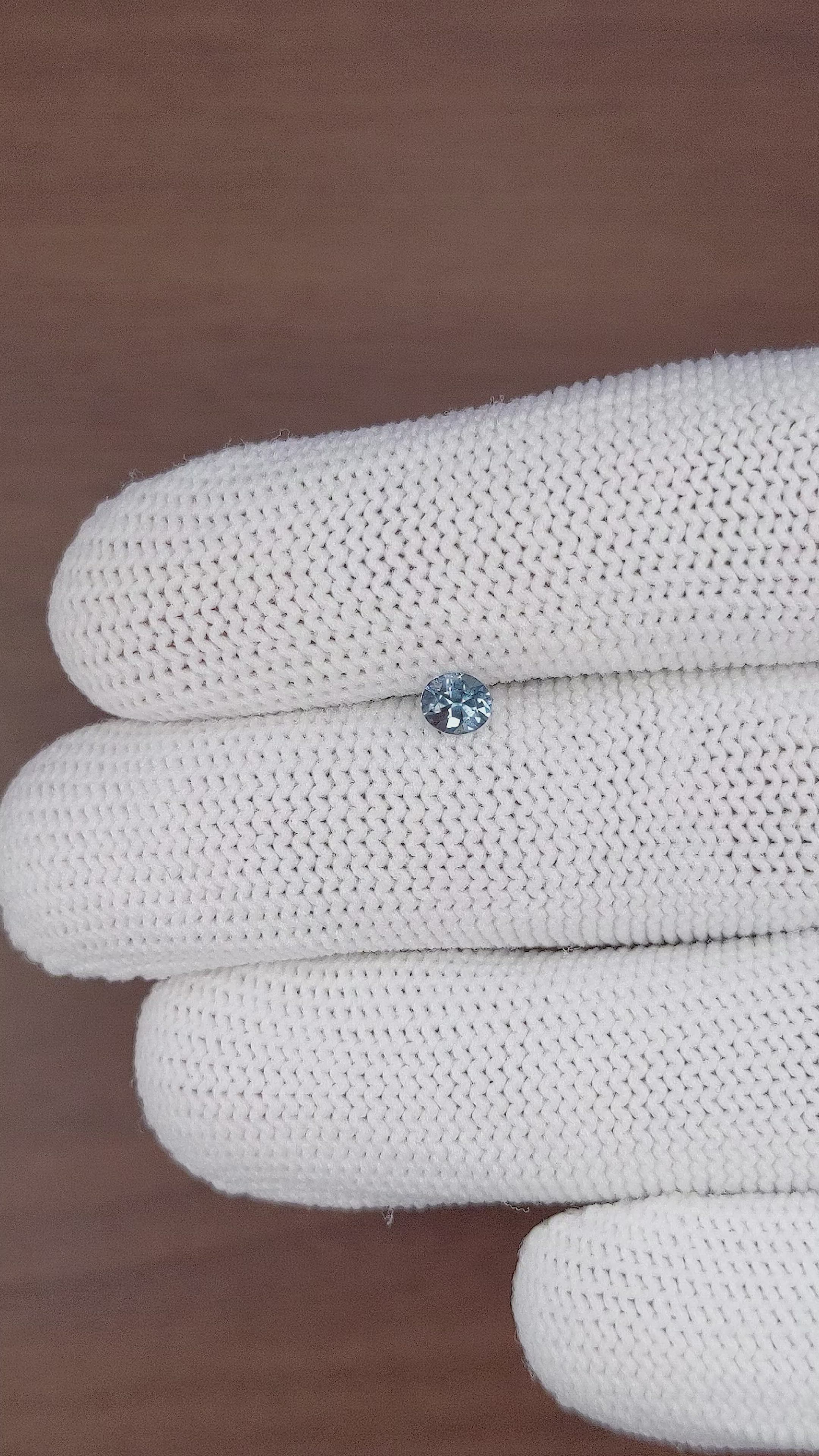 0.35 Ct. Spinel from Ceylon (Sri Lanka) Size Video