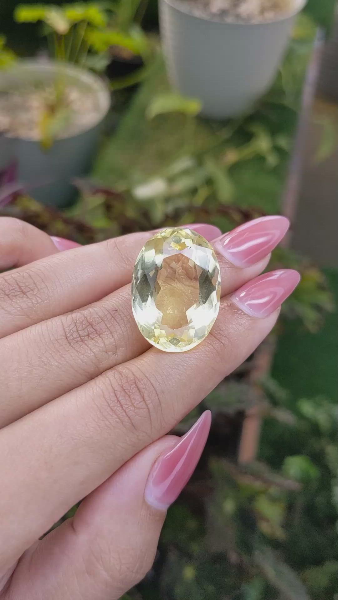 31.39 Ct. Quartz from Brazil Size Video