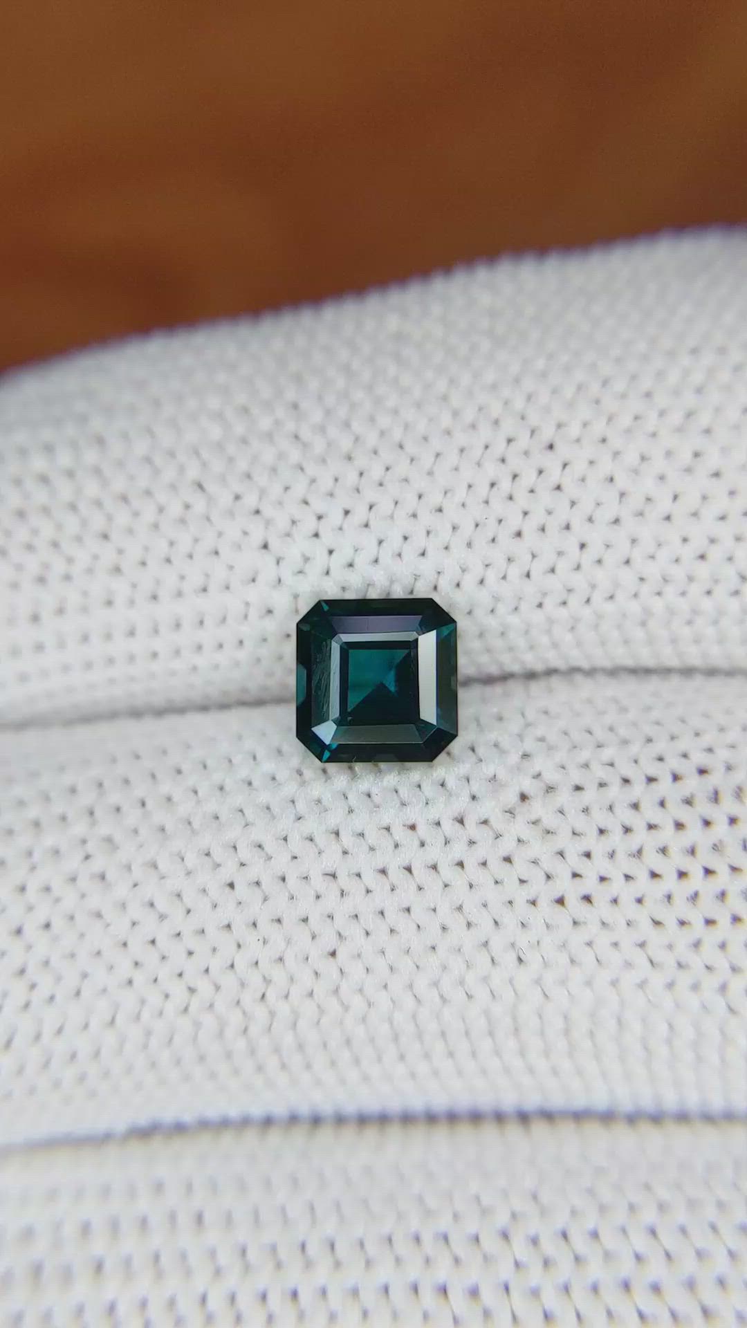 1.54 Ct. Spinel from Ceylon (Sri Lanka) Size Video