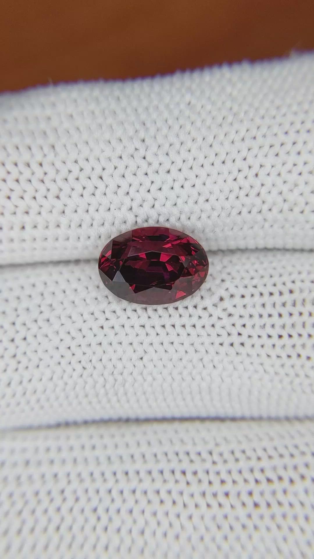 3.32 Ct. Rhodolite Garnet from Ceylon (Sri Lanka) Size Video