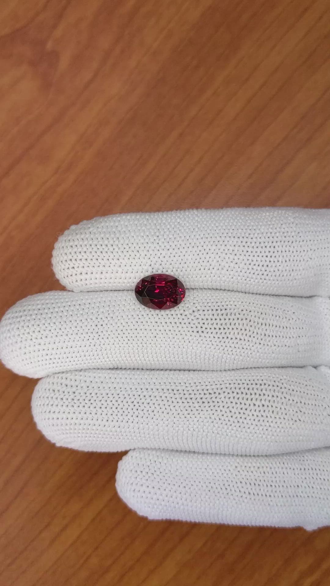 3.32 Ct. Rhodolite Garnet from Ceylon (Sri Lanka) Size Video