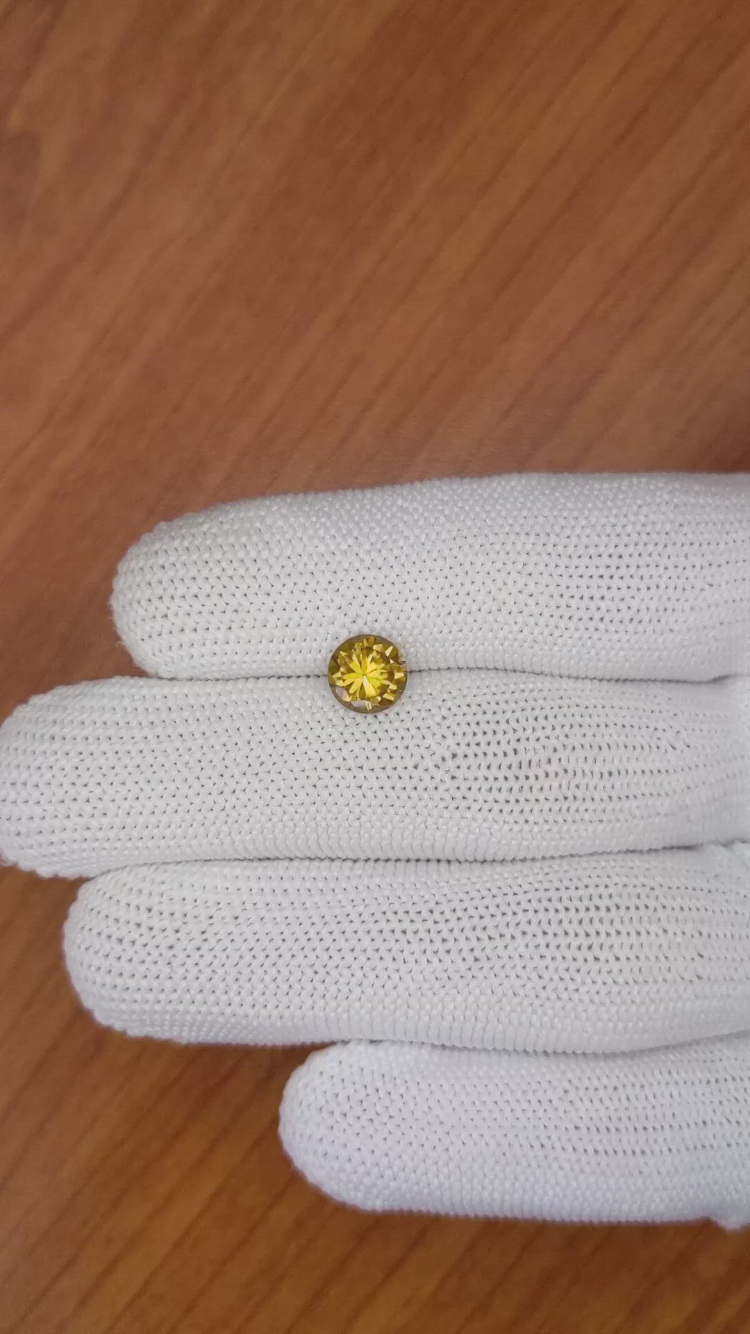 1.05 Ct. Zircon from Ceylon (Sri Lanka) Size Video