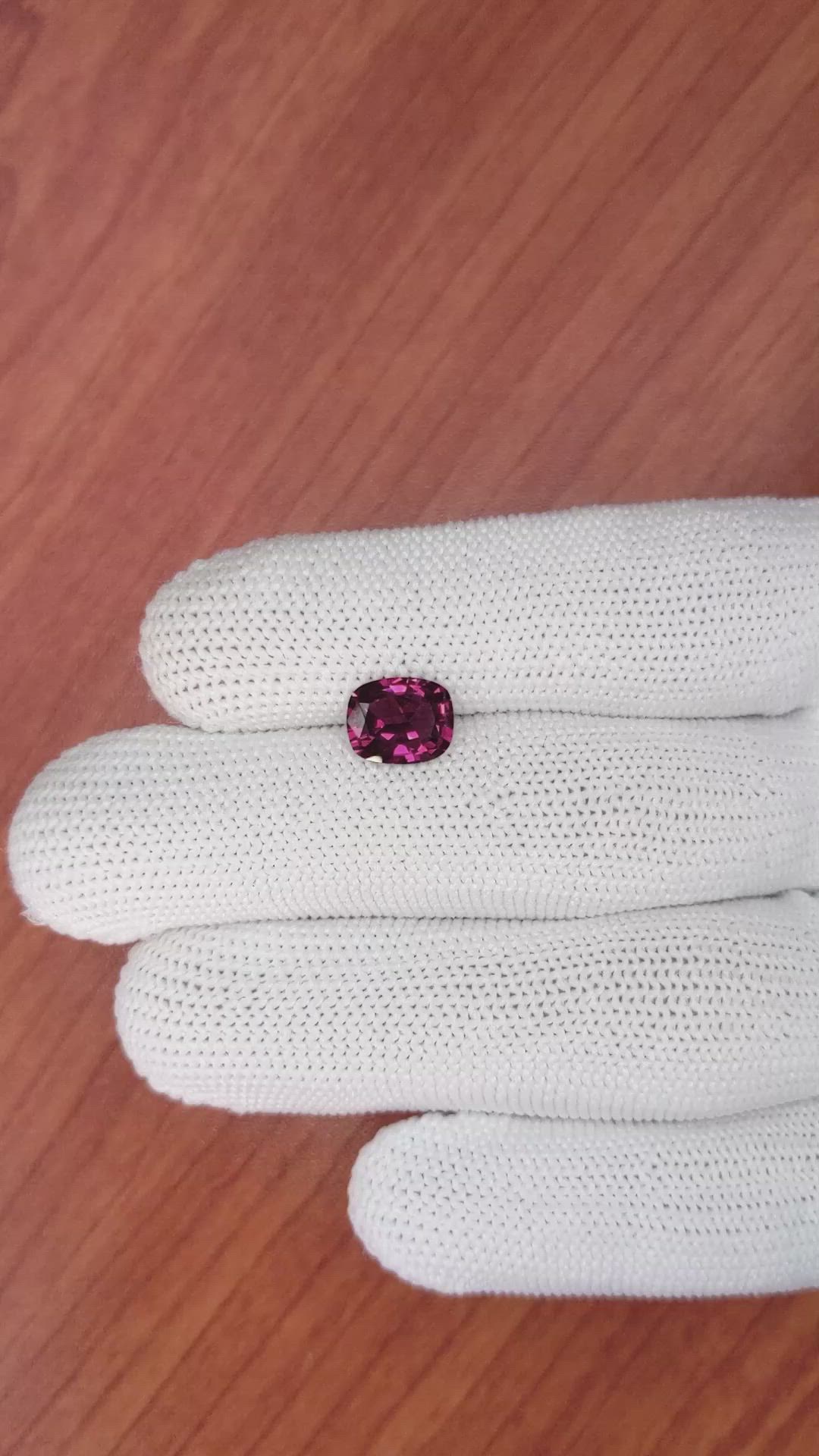 2.10 Ct. Rhodolite Garnet from Ceylon (Sri Lanka) Size Video