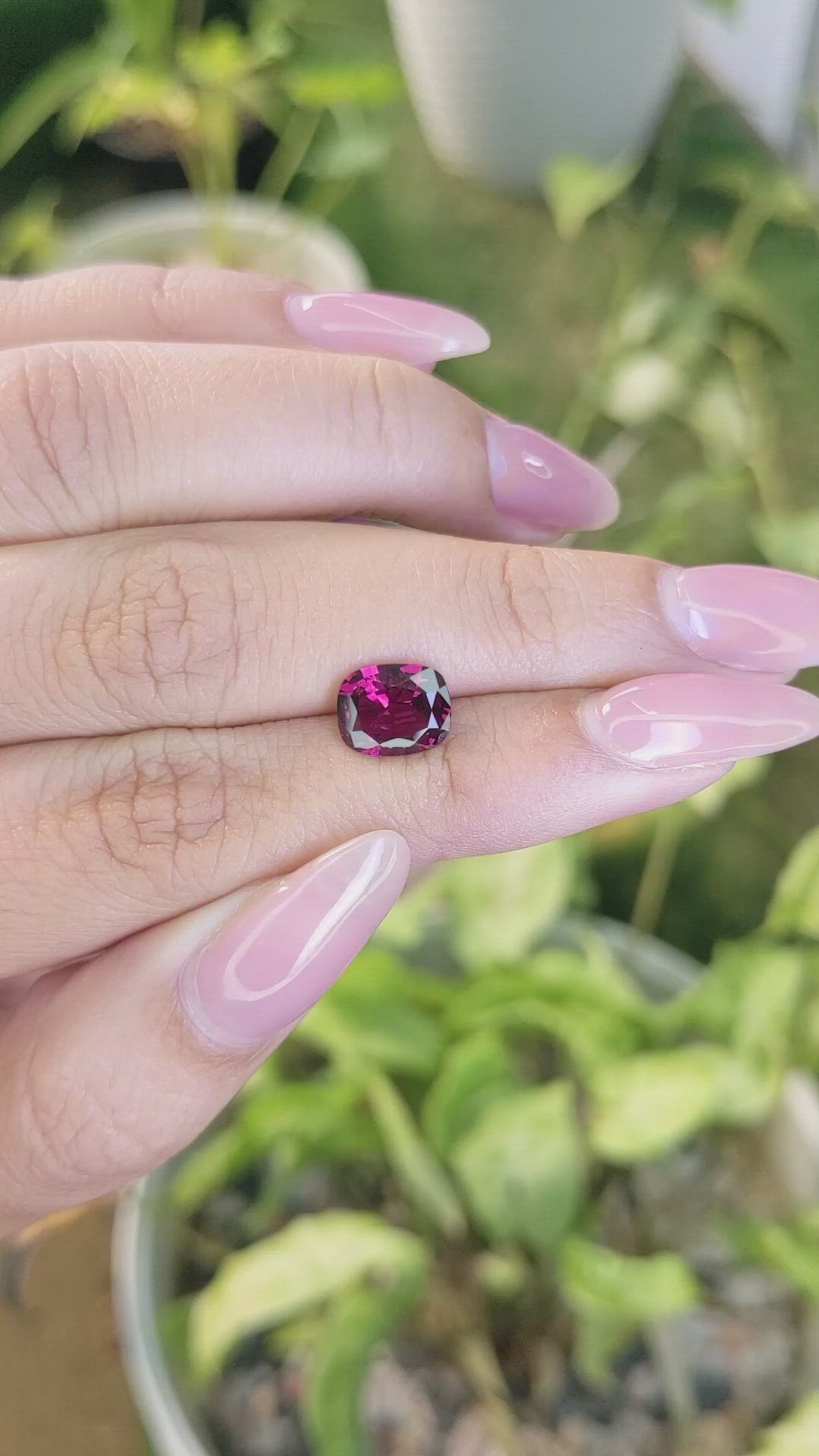 2.10 Ct. Rhodolite Garnet from Ceylon (Sri Lanka) Size Video