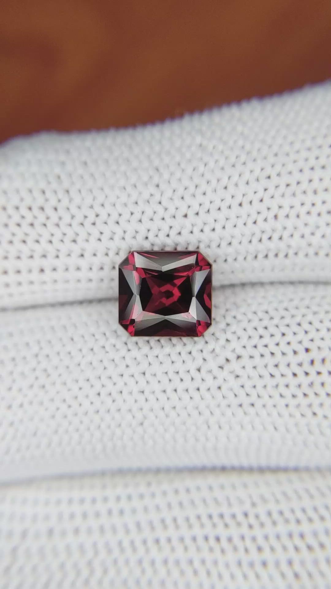 2.72 Ct. Rhodolite Garnet from Ceylon (Sri Lanka) Size Video