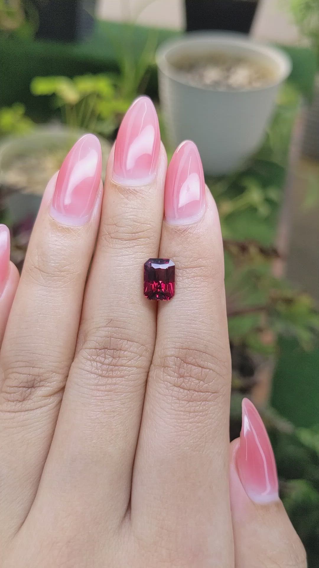 2.53 Ct. Rhodolite Garnet from Ceylon (Sri Lanka) Size Video
