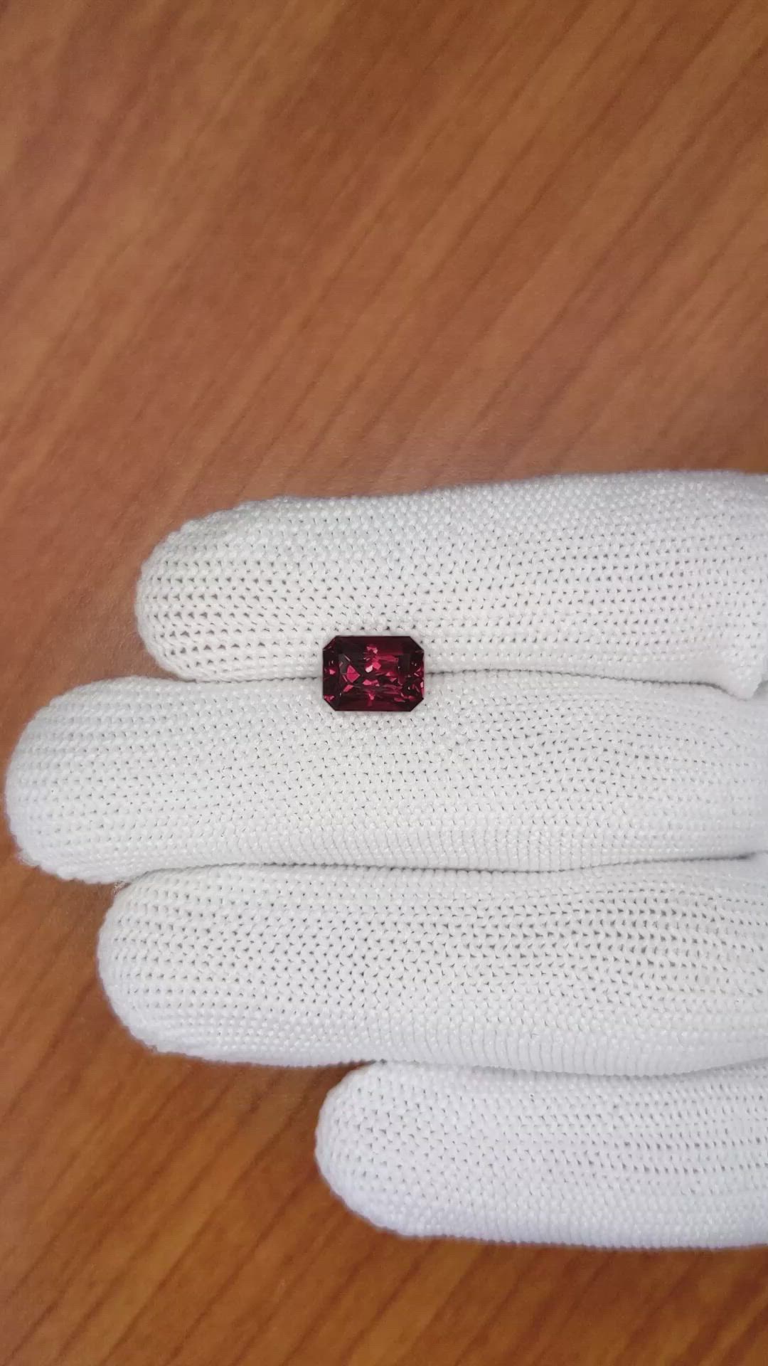 2.53 Ct. Rhodolite Garnet from Ceylon (Sri Lanka) Size Video