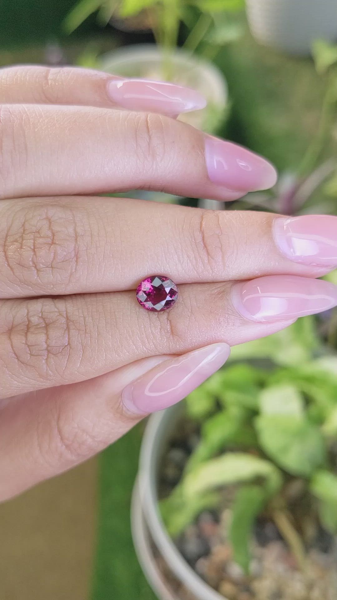 1.34 Ct. White Opal from Ceylon (Sri Lanka) Size Video