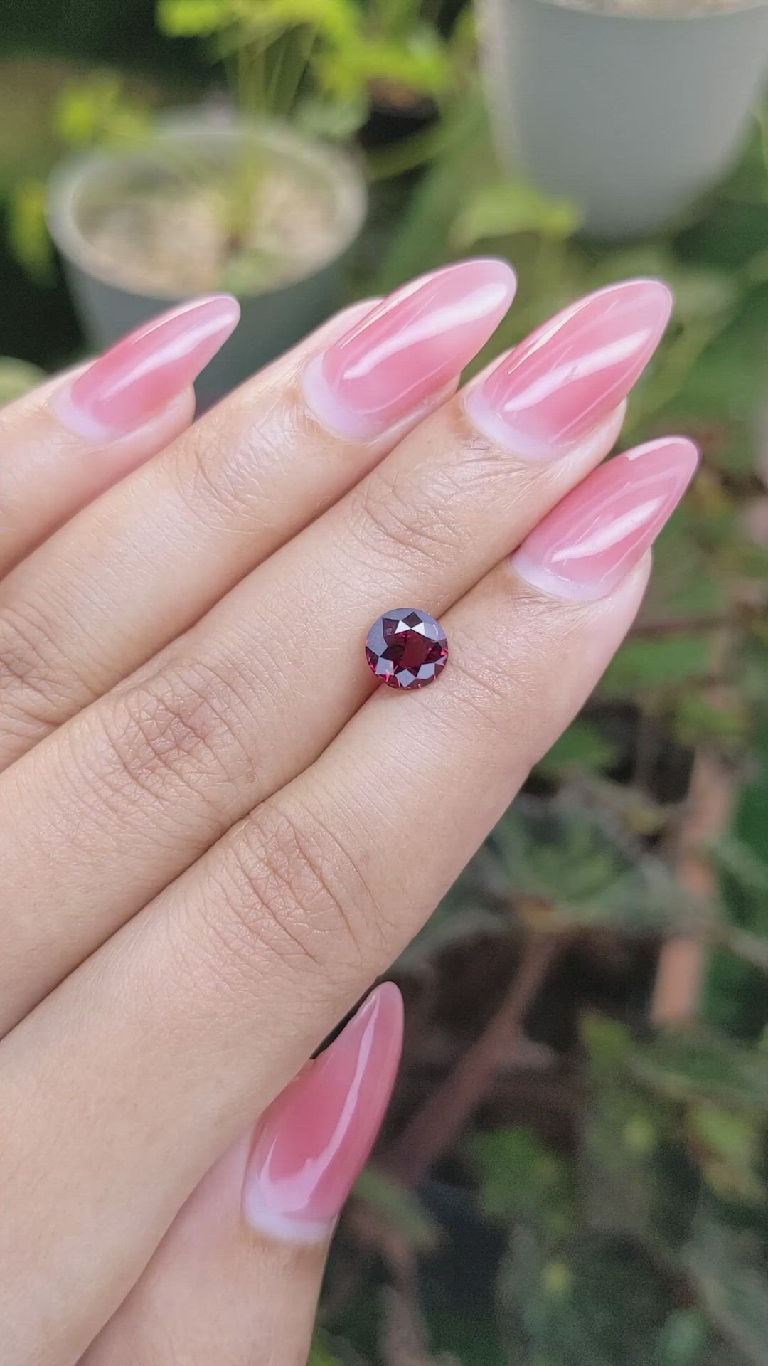 1.61 Ct. White Opal from Ceylon (Sri Lanka) Size Video