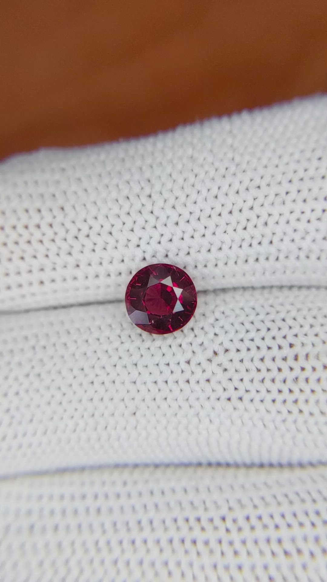 1.61 Ct. White Opal from Ceylon (Sri Lanka) Size Video