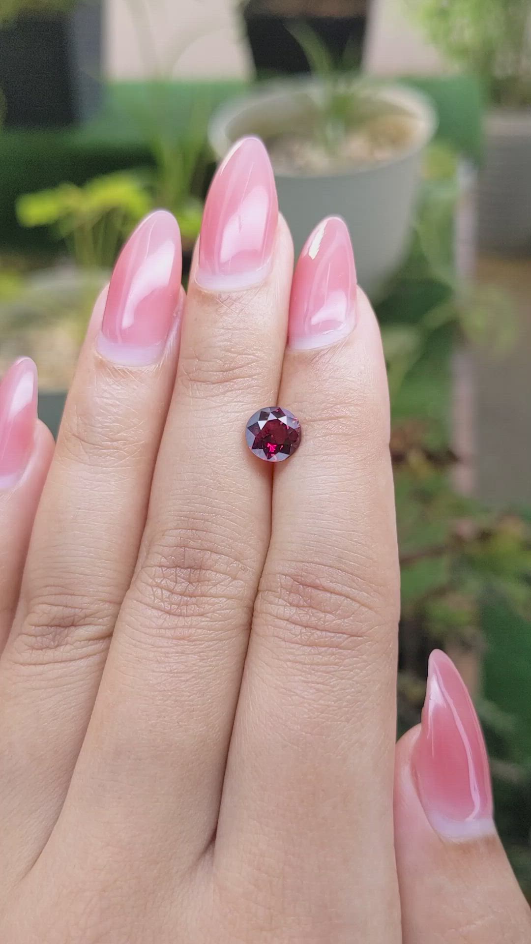 1.61 Ct. White Opal from Ceylon (Sri Lanka) Size Video