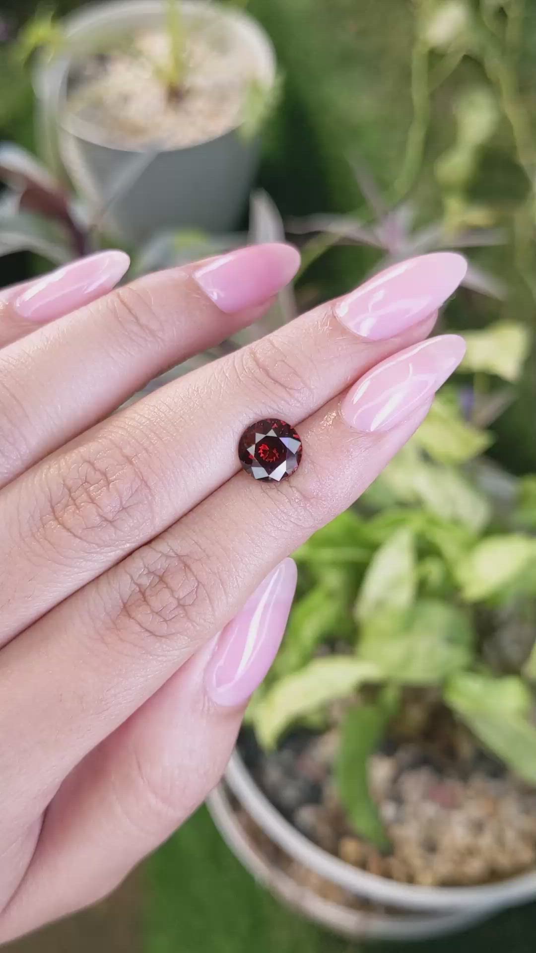 2.43 Ct. White Opal from Ceylon (Sri Lanka) Size Video