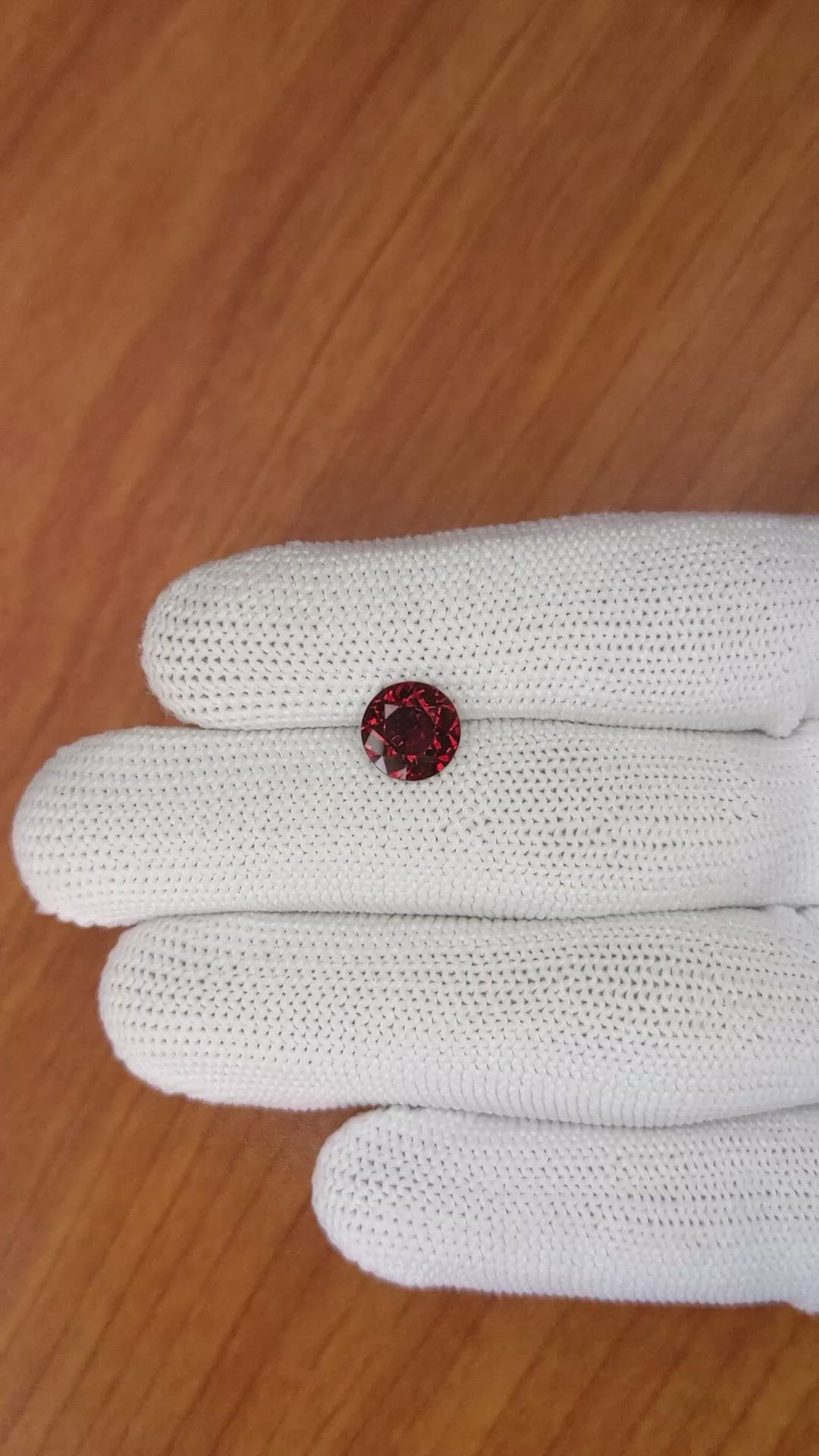 2.43 Ct. White Opal from Ceylon (Sri Lanka) Size Video