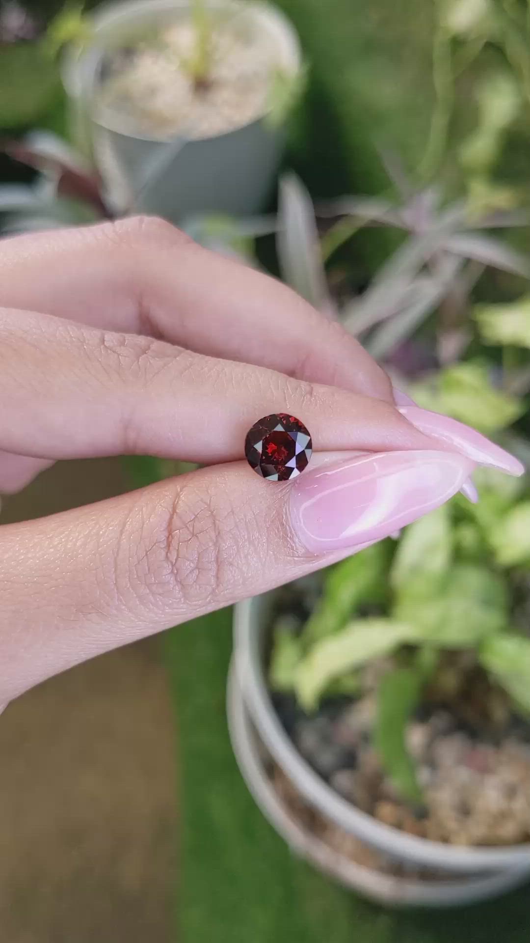 2.43 Ct. White Opal from Ceylon (Sri Lanka) Size Video