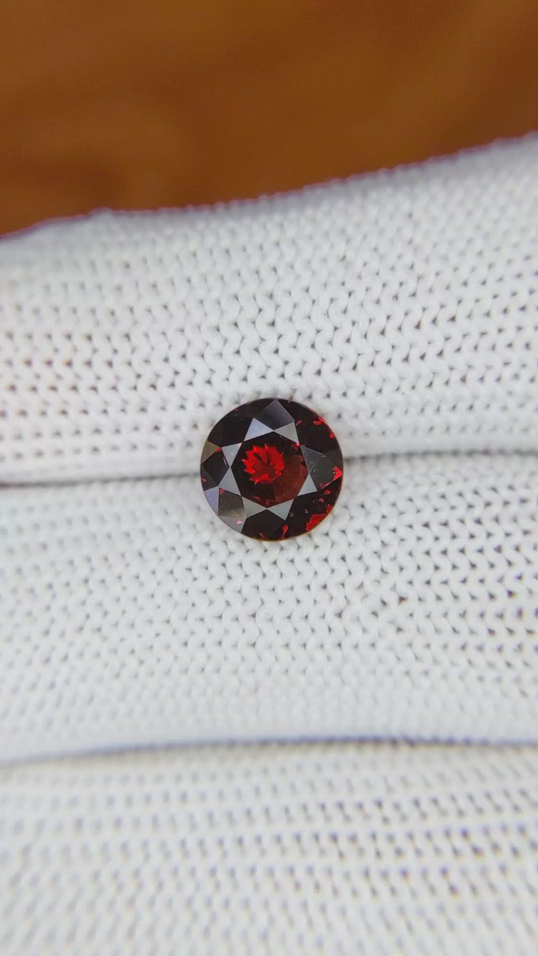 2.43 Ct. White Opal from Ceylon (Sri Lanka) Size Video