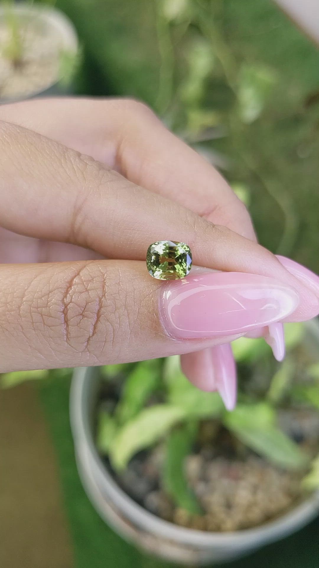 2.04 Ct. Alexandrite from Ceylon (Sri Lanka) Size Video