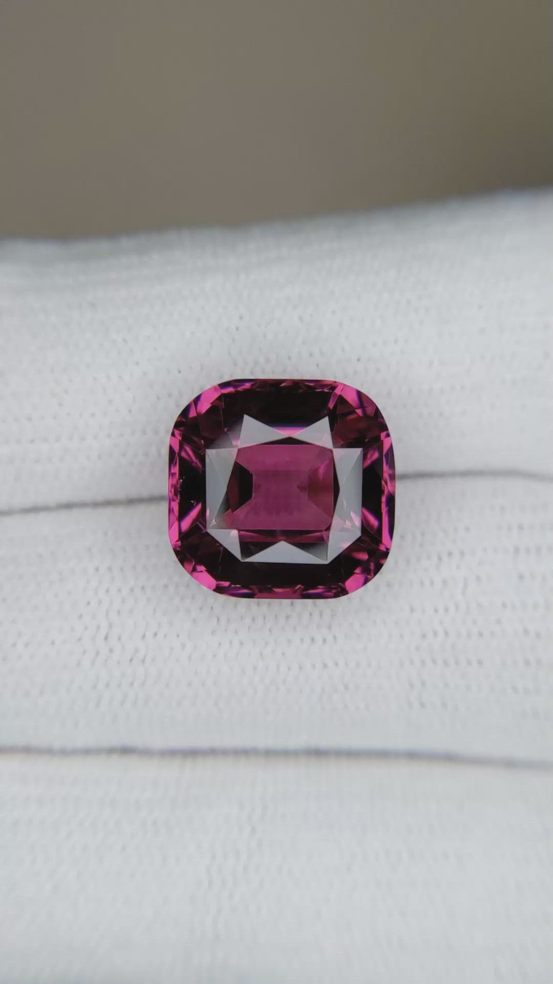 10.09 Ct. Garnet from Ceylon (Sri Lanka) Size Video