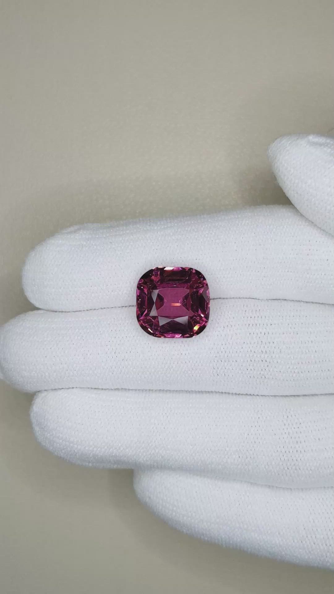 10.09 Ct. Garnet from Ceylon (Sri Lanka) Size Video