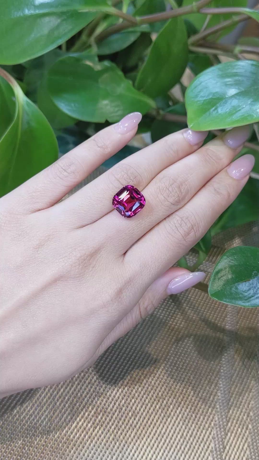 10.09 Ct. Garnet from Ceylon (Sri Lanka) Size Video