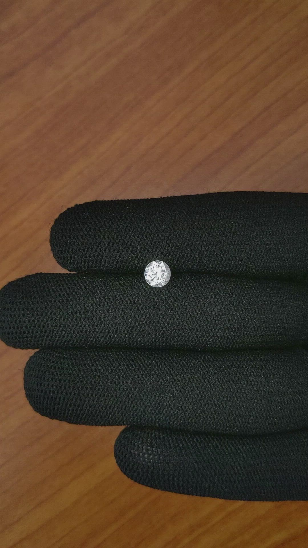 1.01 Ct. Zircon from Ceylon (Sri Lanka) Size Video