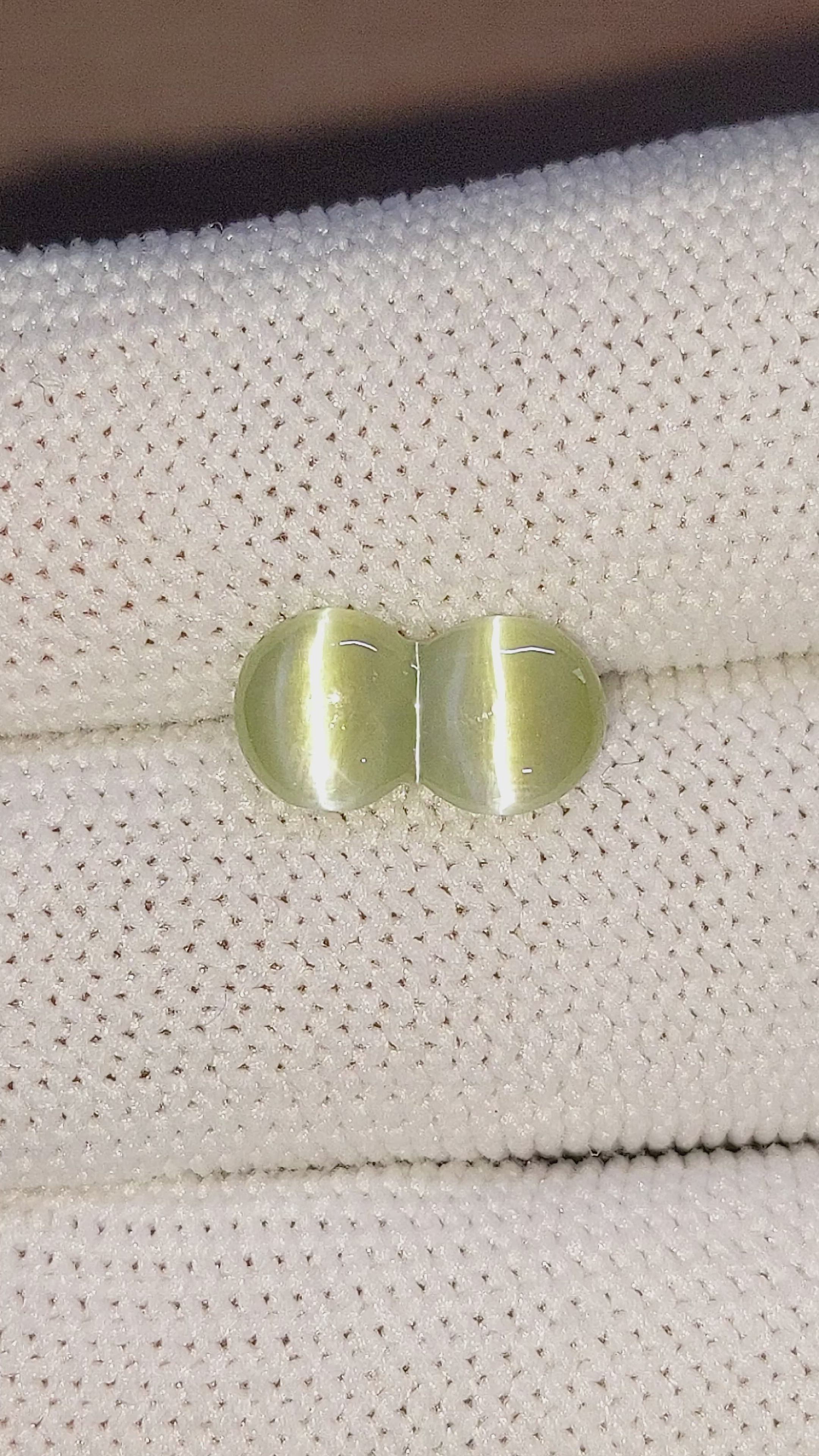 3.80 Ct. Cabochon Chrysoberyl from Ceylon (Sri Lanka) Size Video