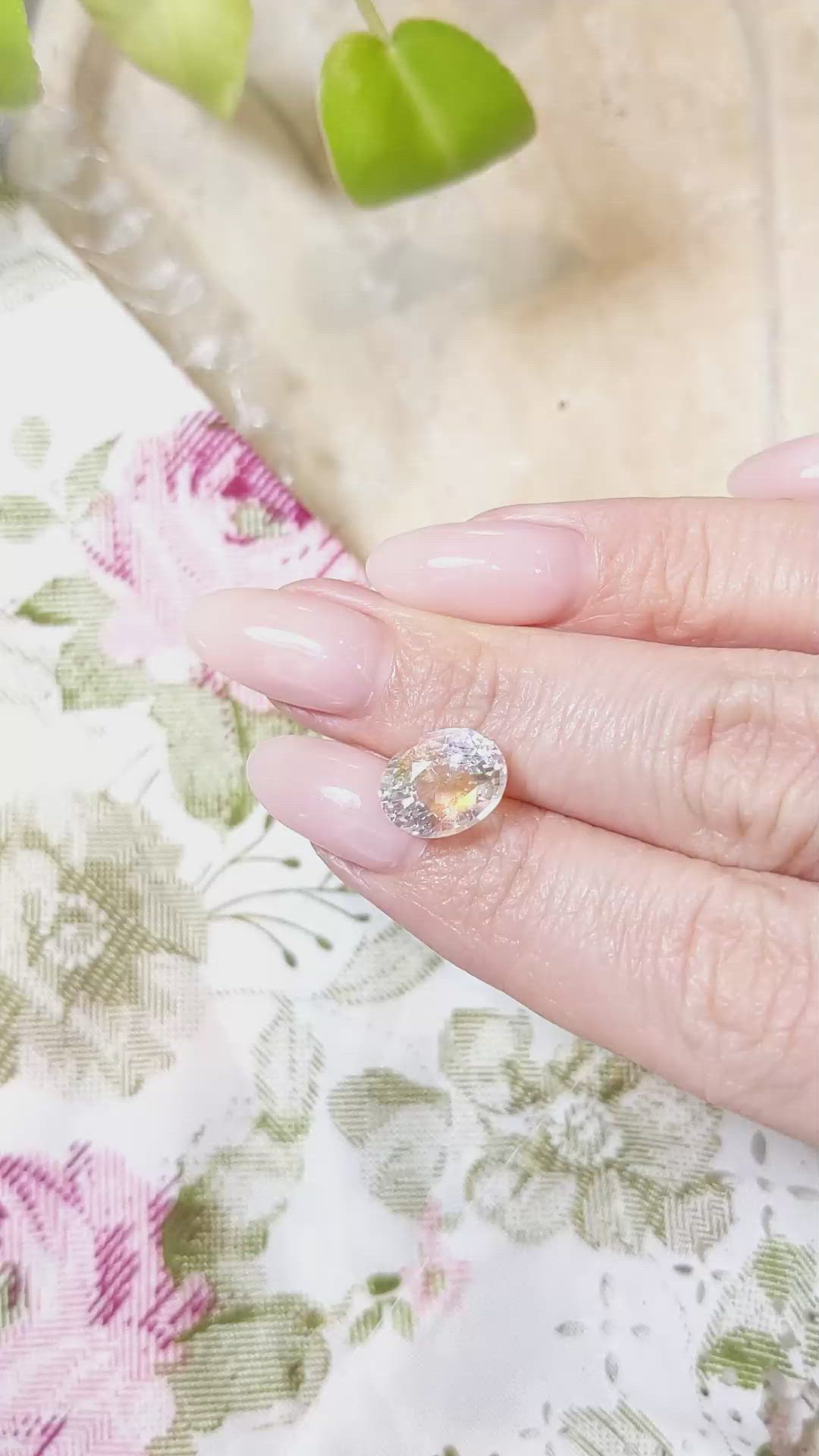 4.05 Ct. Moonstone from Ceylon (Sri Lanka) Size Video