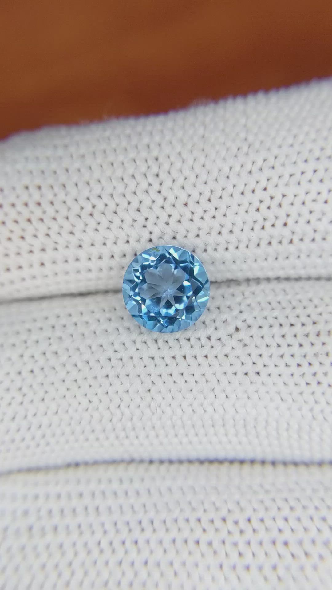 2.31 Ct. White Opal from Ceylon (Sri Lanka) Size Video