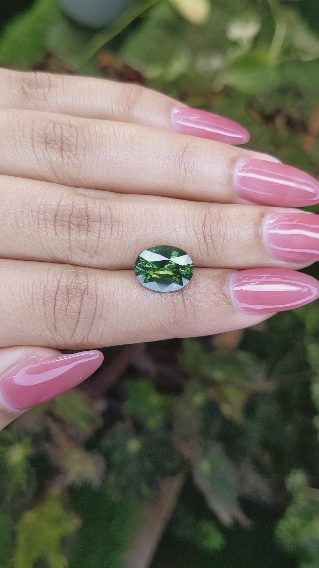 4.86 Ct. Zircon from Ceylon (Sri Lanka) Size Video