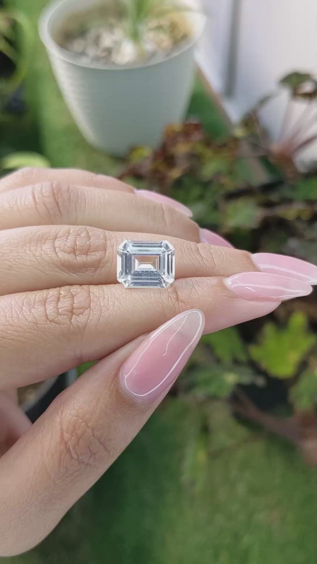 7.25 Ct. Zircon from Ceylon (Sri Lanka) Size Video