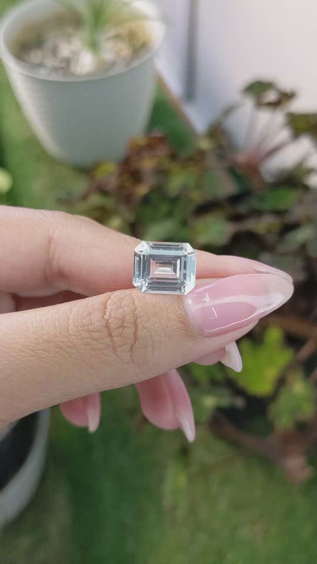 7.25 Ct. Zircon from Ceylon (Sri Lanka) Size Video