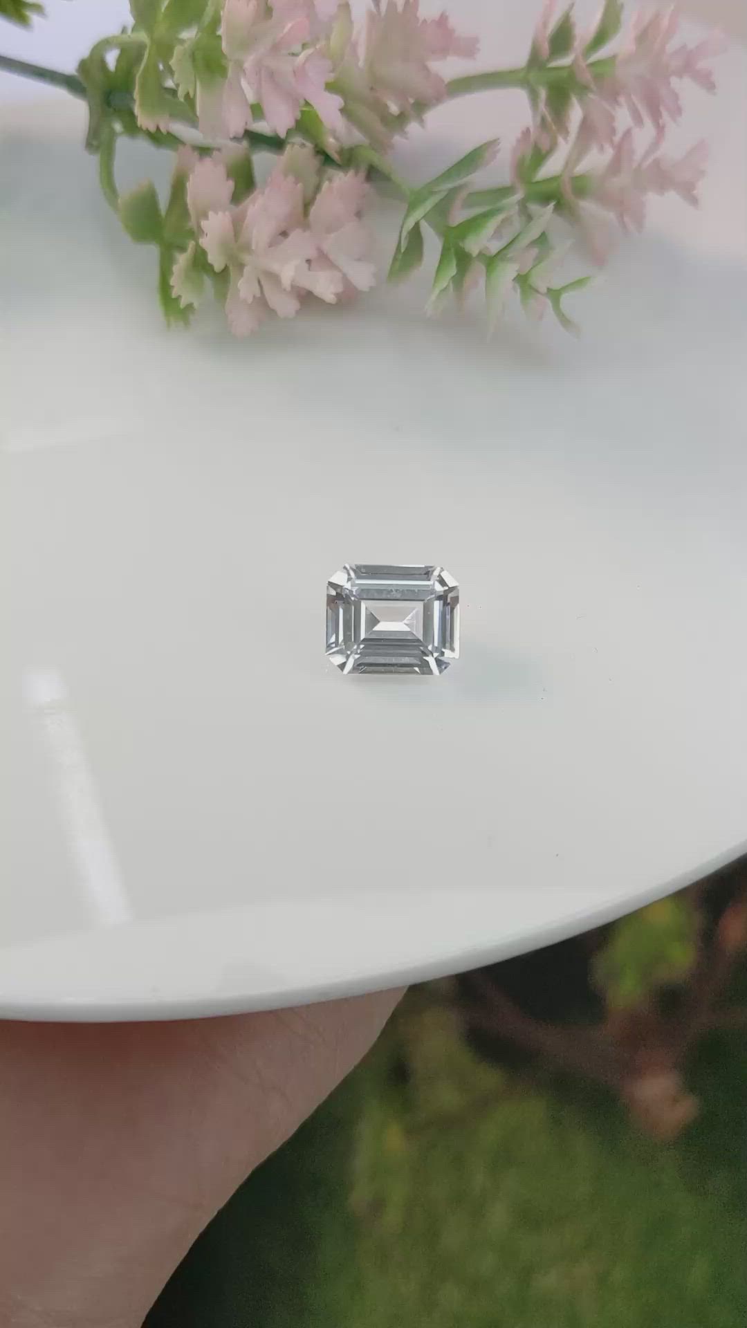 7.25 Ct. Zircon from Ceylon (Sri Lanka) Size Video