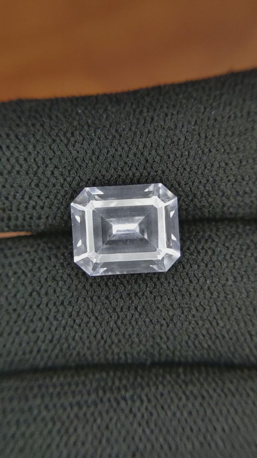 7.25 Ct. Zircon from Ceylon (Sri Lanka) Size Video