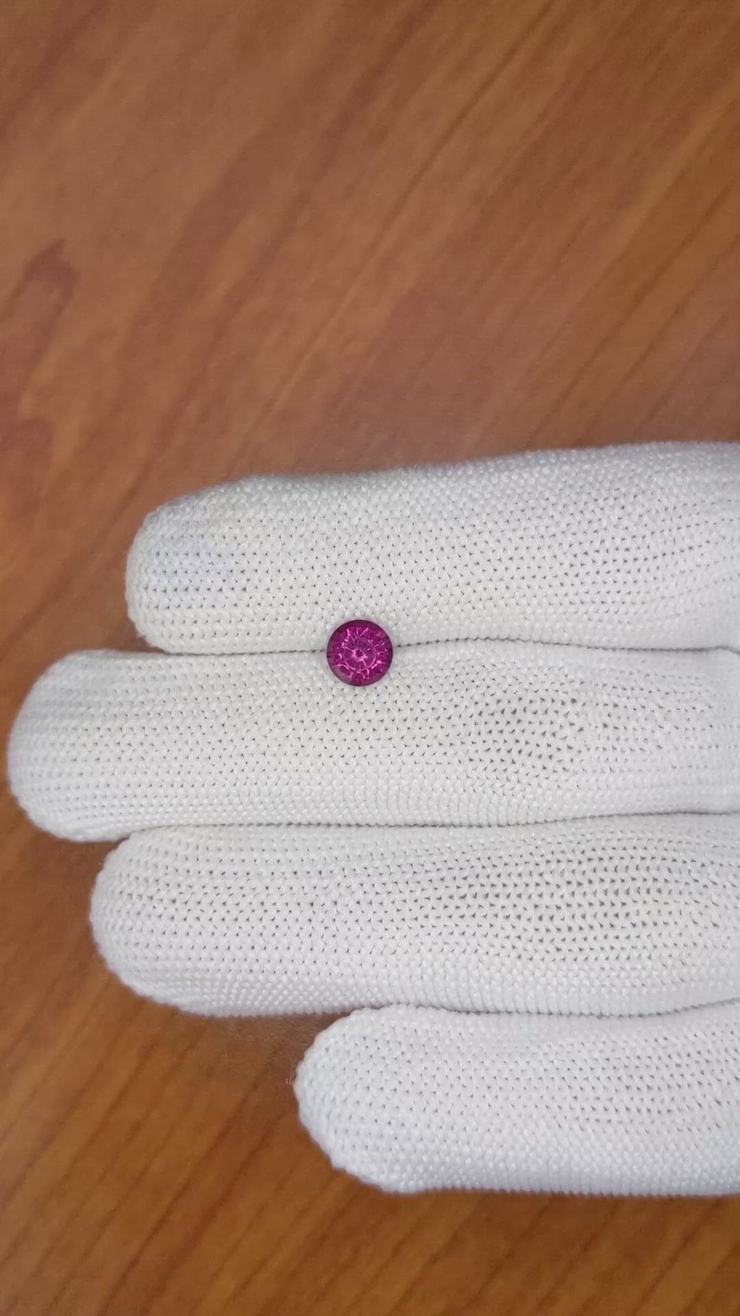 1.01 Ct. Spinel from Ceylon (Sri Lanka) Size Video
