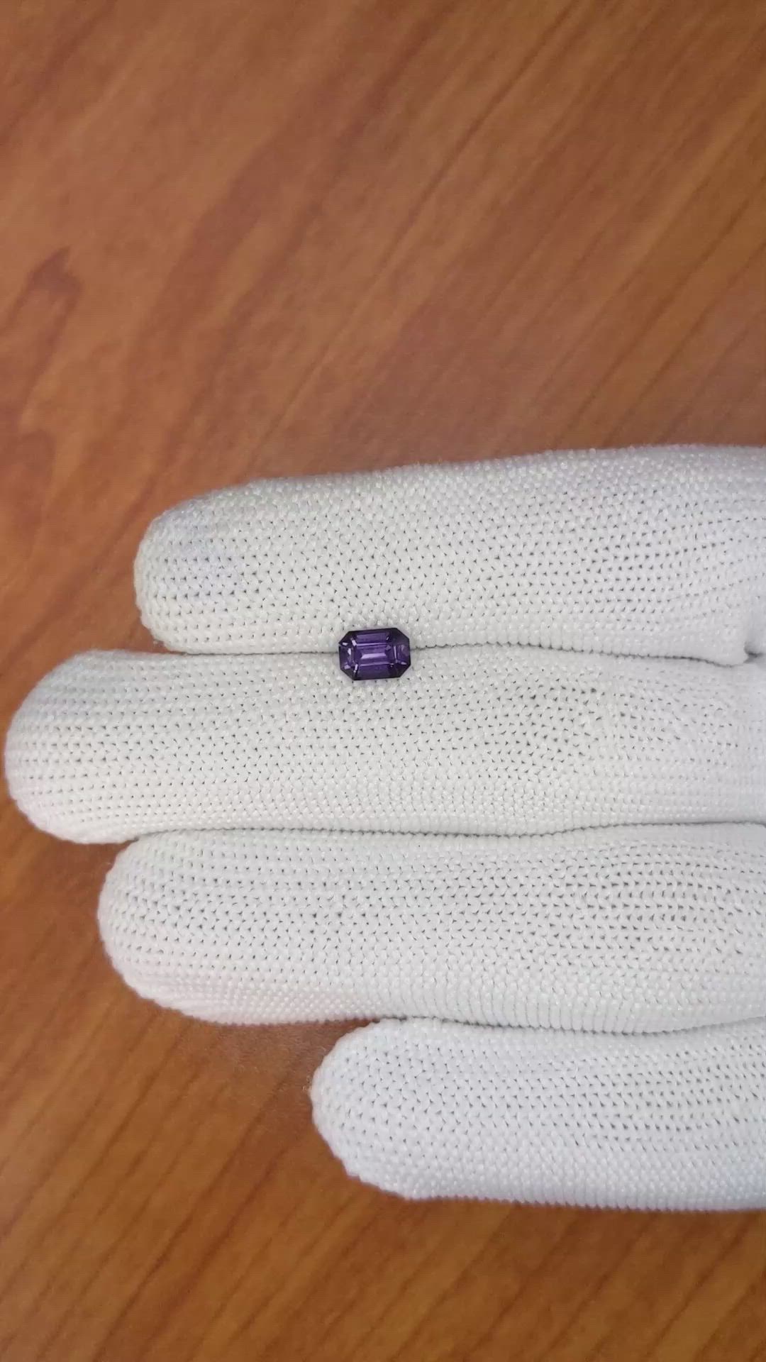 0.83 Ct. Spinel from Ceylon (Sri Lanka) Size Video