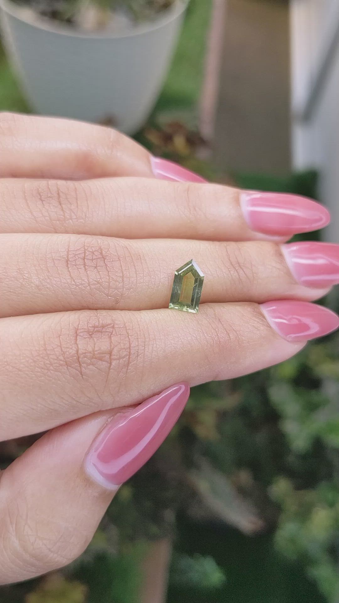 1.05 Ct. Alexandrite from Ceylon (Sri Lanka) Size Video