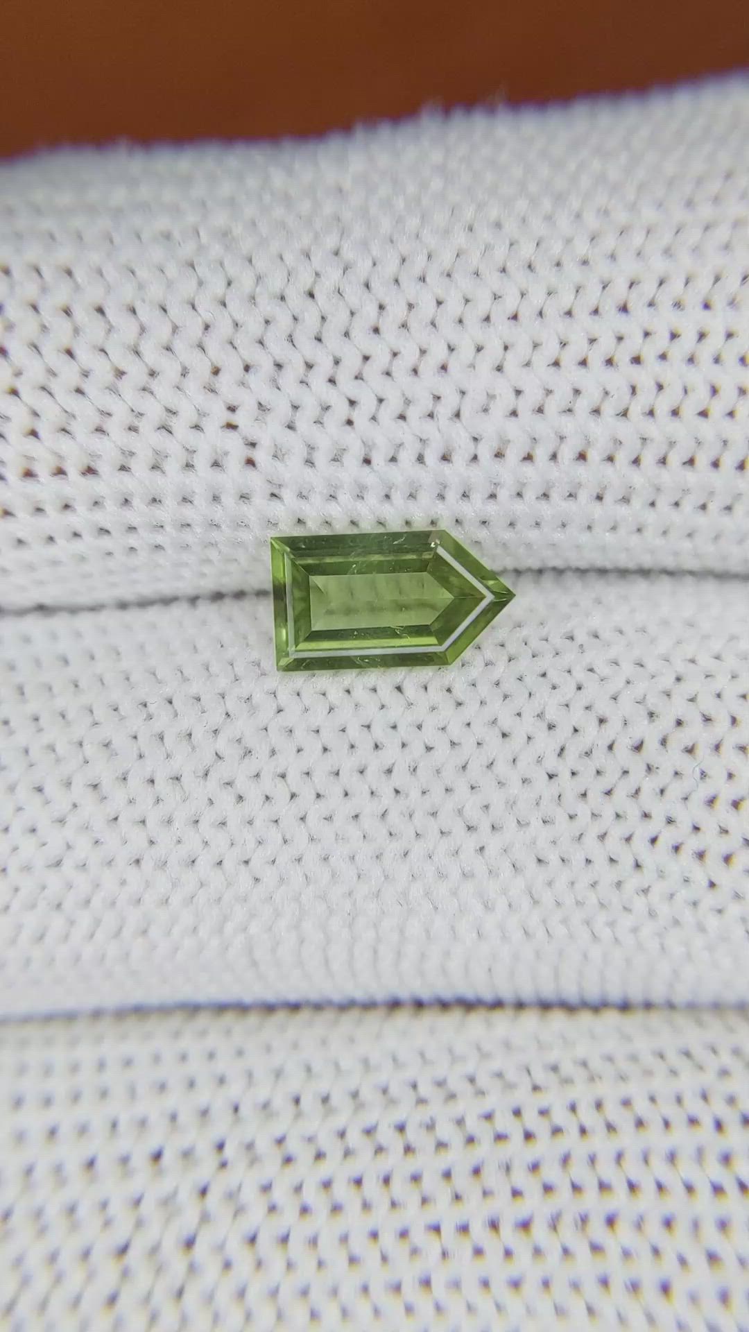 1.05 Ct. Alexandrite from Ceylon (Sri Lanka) Size Video