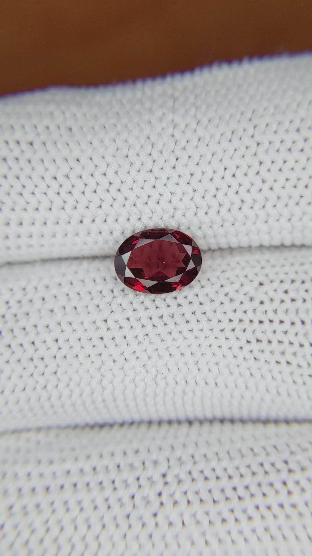 1.30 Ct. Rhodolite Garnet from Ceylon (Sri Lanka) Size Video