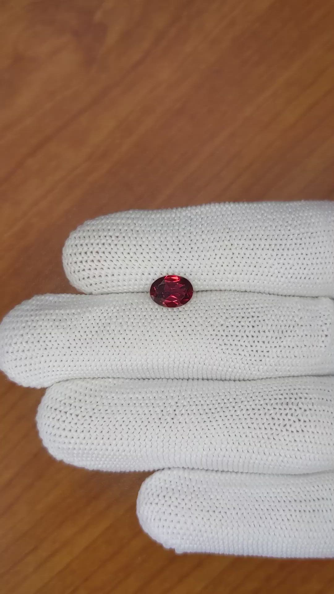 1.36 Ct. Rhodolite Garnet from Ceylon (Sri Lanka) Size Video