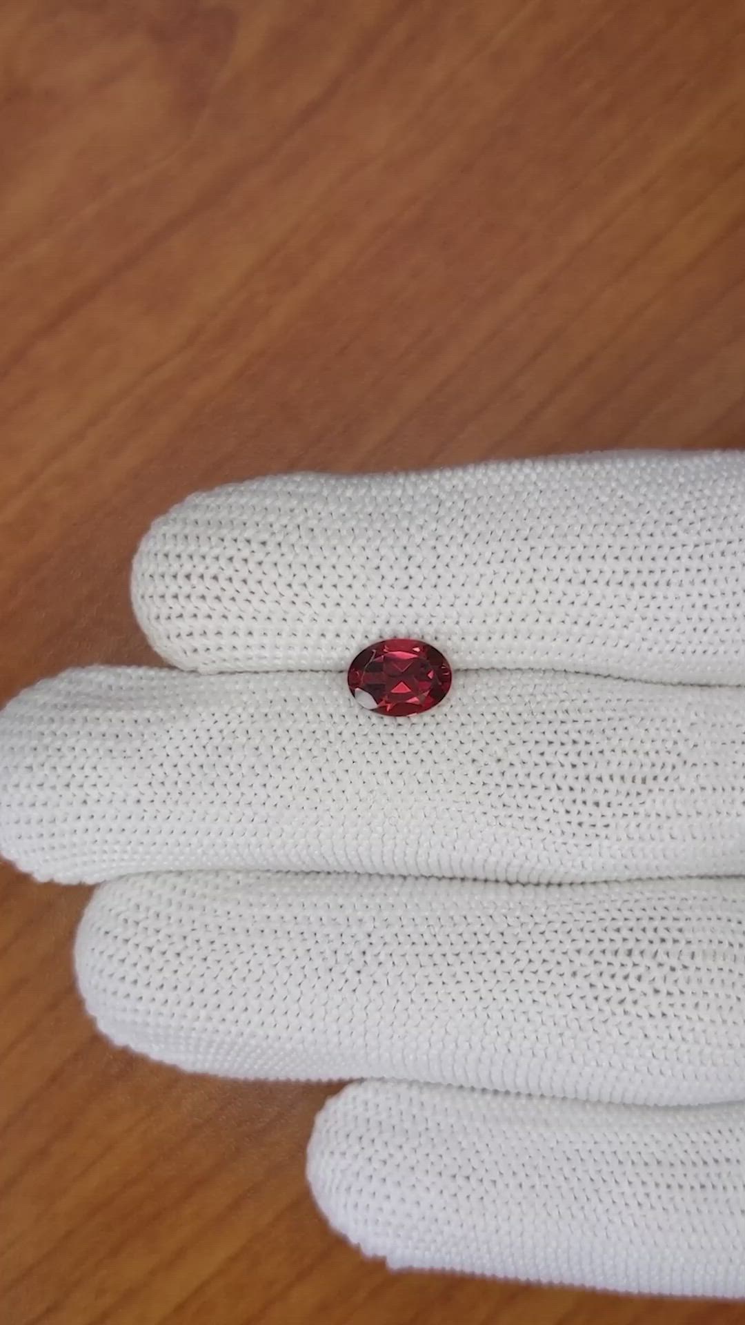 1.40 Ct. Rhodolite Garnet from Ceylon (Sri Lanka) Size Video