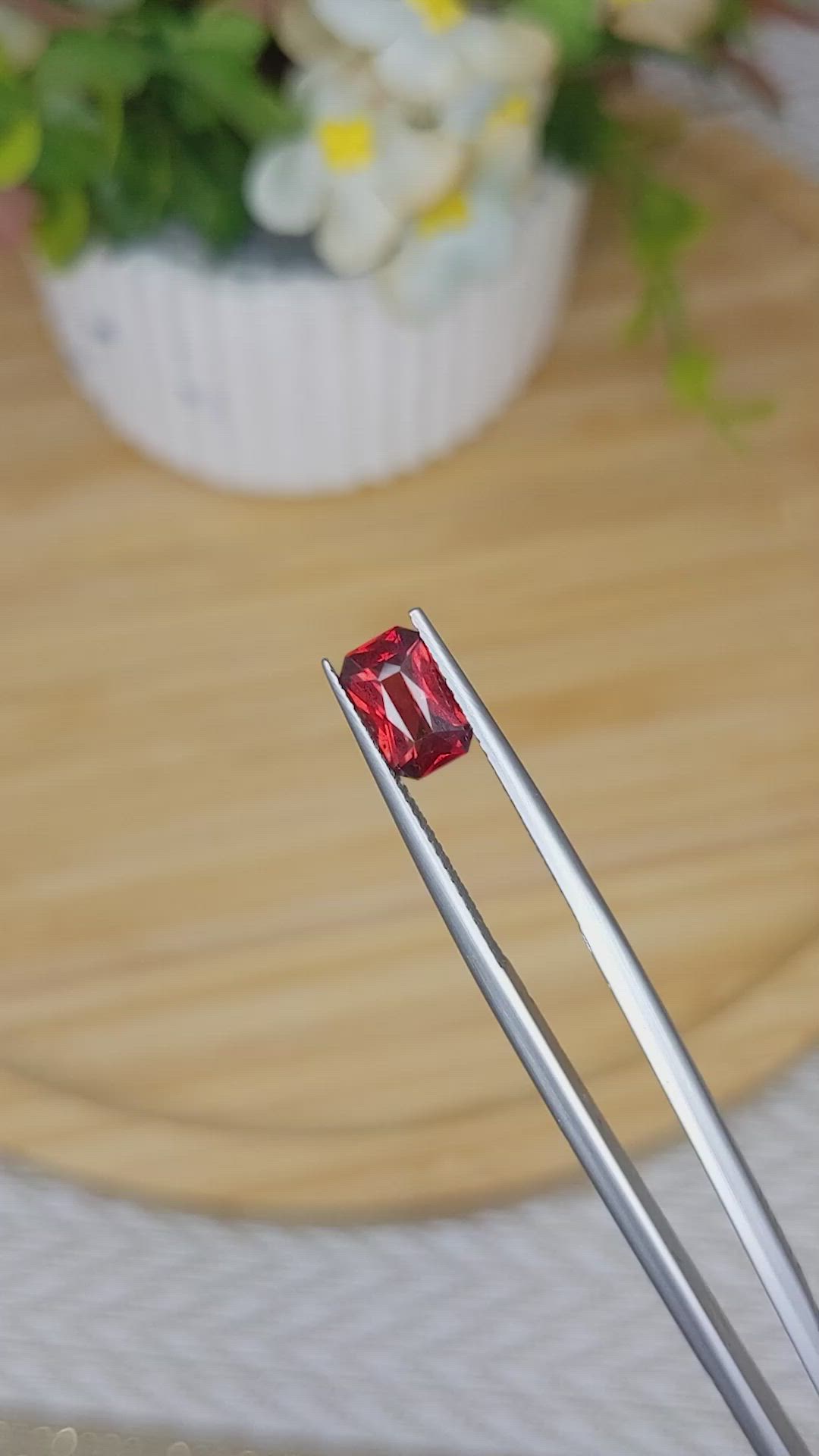 1.39 Ct. Rhodolite Garnet from Ceylon (Sri Lanka) Size Video