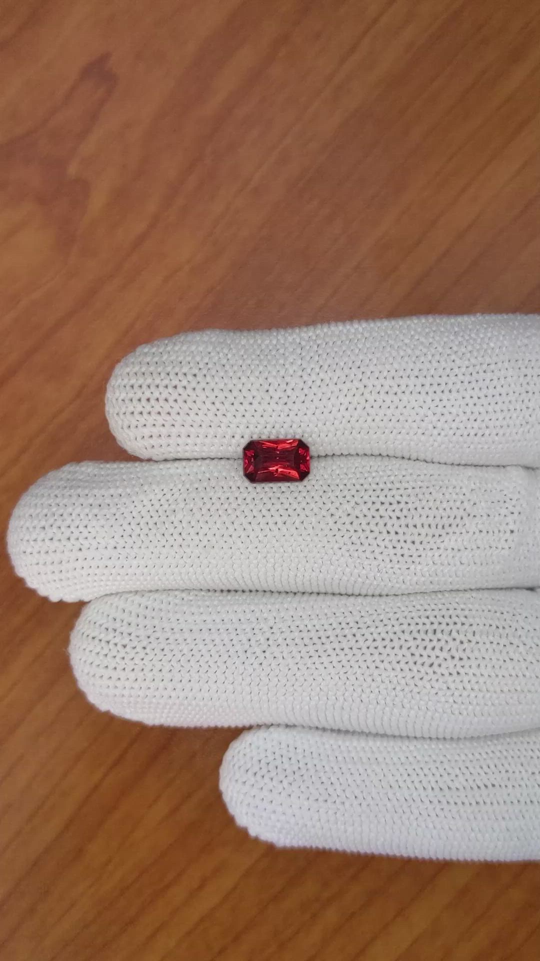 1.39 Ct. Rhodolite Garnet from Ceylon (Sri Lanka) Size Video