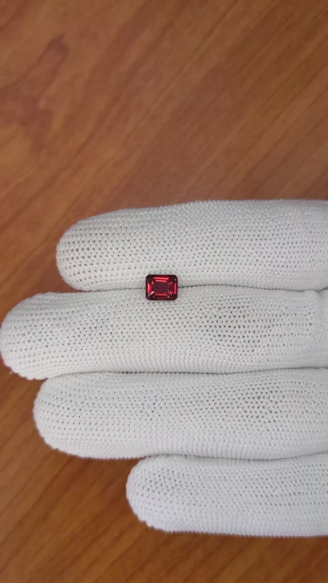 1.28 Ct. Rhodolite Garnet from Ceylon (Sri Lanka) Size Video