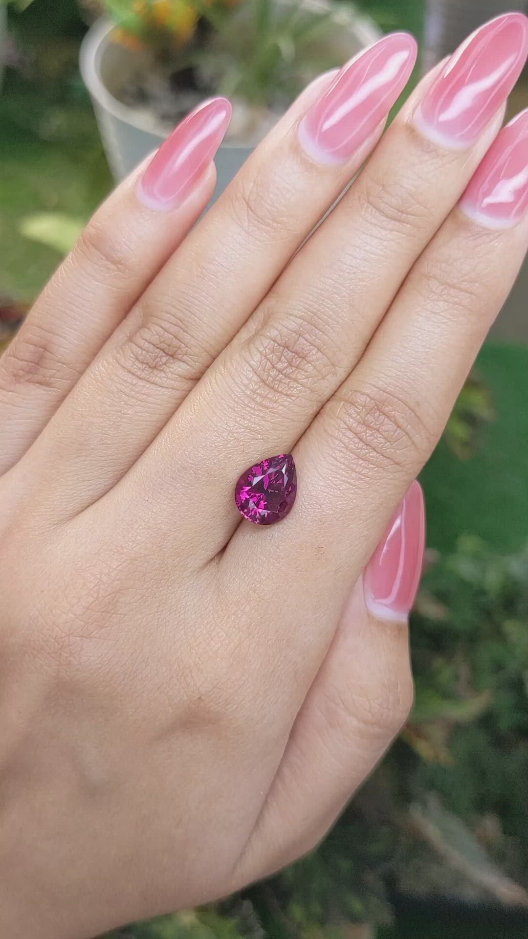 3.59 Ct. Garnet from Ceylon (Sri Lanka) Size Video