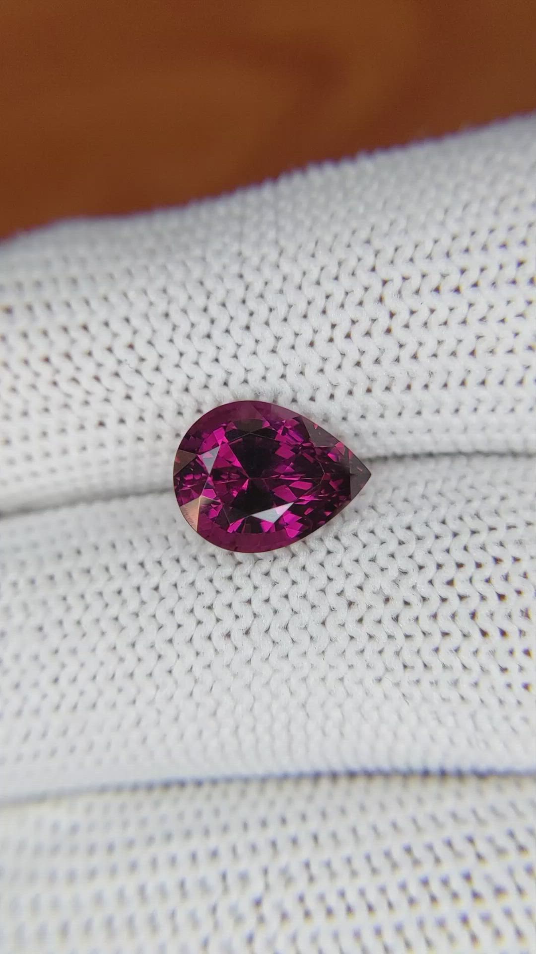 3.59 Ct. Garnet from Ceylon (Sri Lanka) Size Video