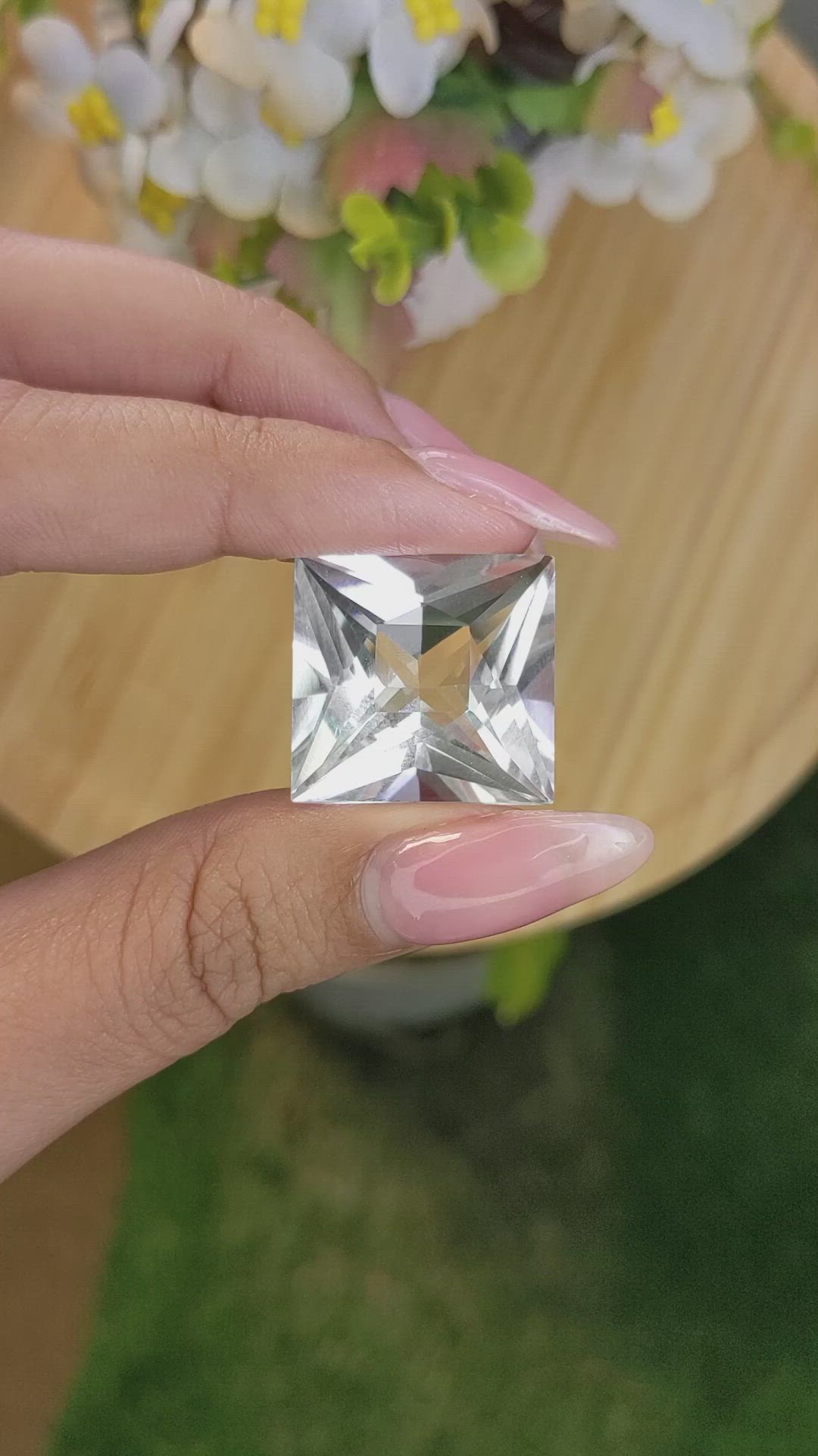 34.99 Ct. Quartz from Brazil Size Video