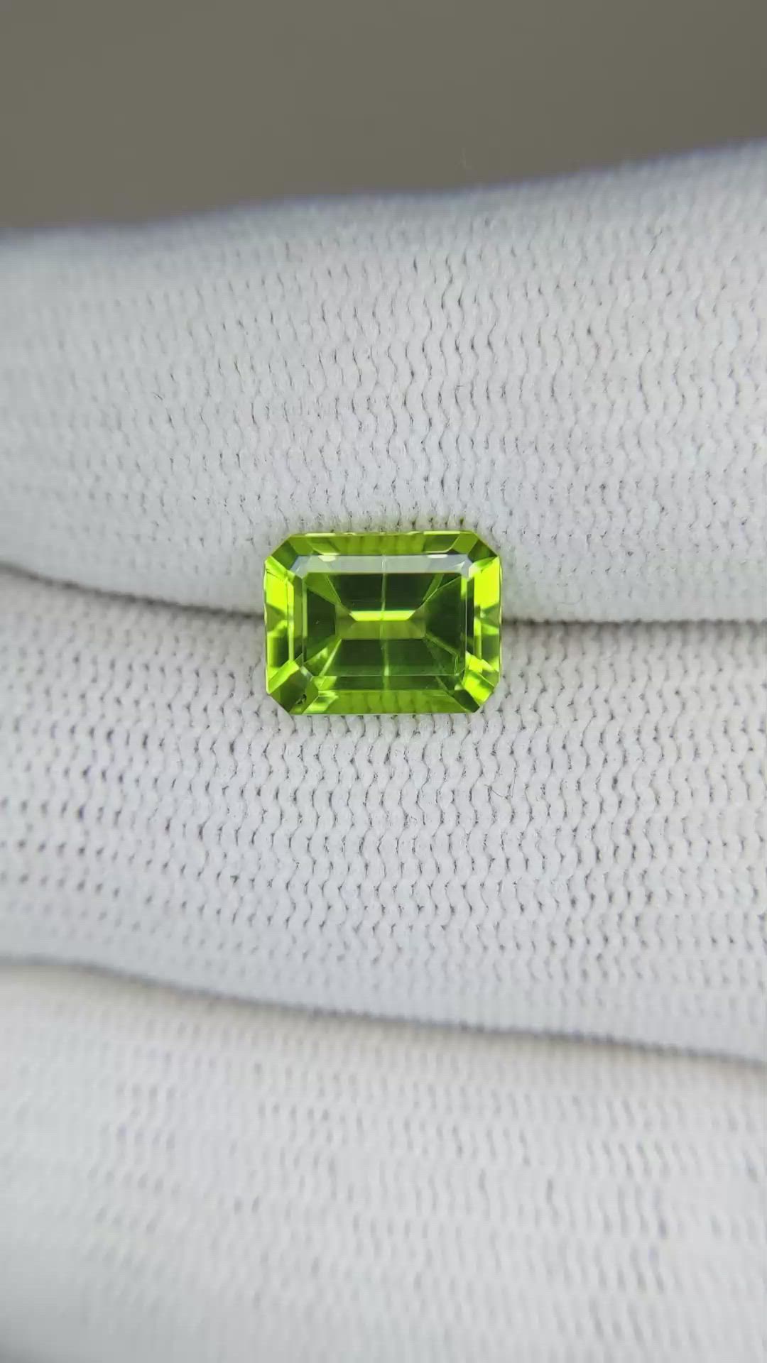 2.69 Ct. Peridot from Burma (Myanmar) Size Video