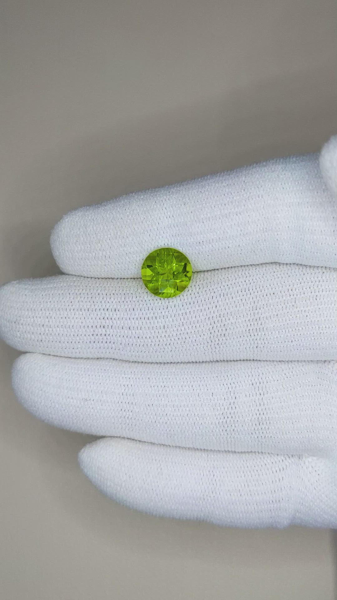 2.89 Ct. Peridot from Burma (Myanmar) Size Video