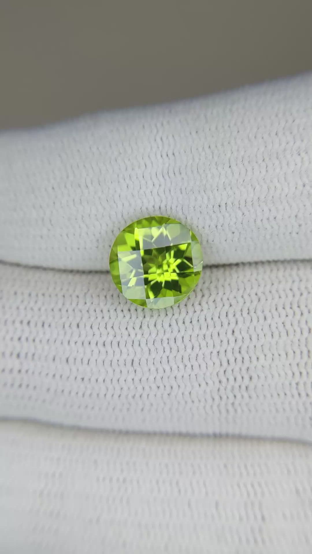 2.89 Ct. Peridot from Burma (Myanmar) Size Video